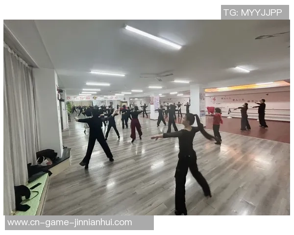 你知道体育舞蹈伙伴间的默契是怎样一点点养成的吗？